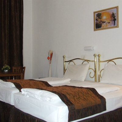 King's Hotel Image