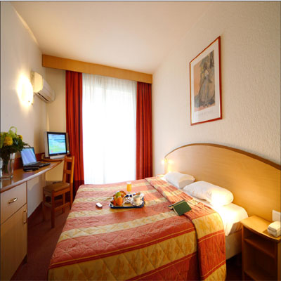 Kyriad Carros (20km From Nice) Image