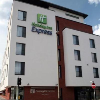 Holiday Inn Express Cheltenham Town Centre