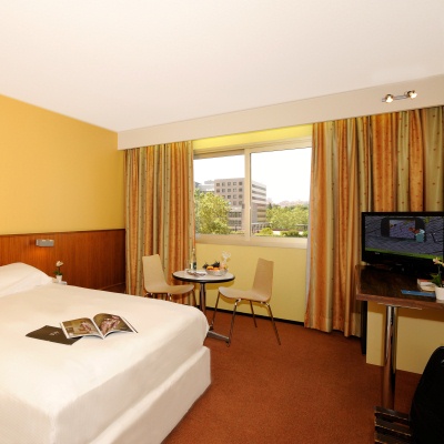 Hotel Des Congres Image