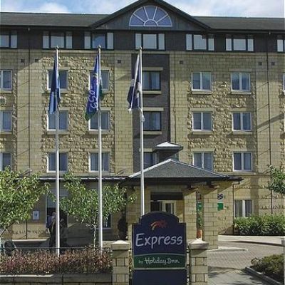 Holiday Inn Express Edinburgh Waterfront
