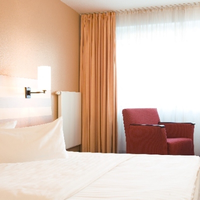 Intercityhotel Frankfurt Airport Image