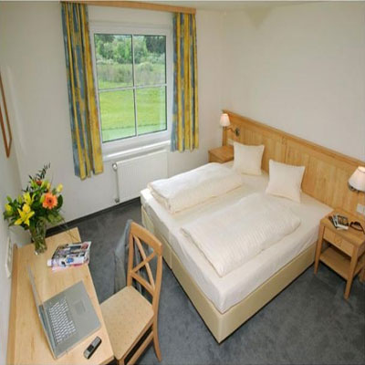 Seehotel Hafnersee Keutschach(15k From Klagenfurt) Image