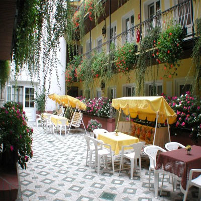 Hotel am Brillantengrund (With breakfast)
