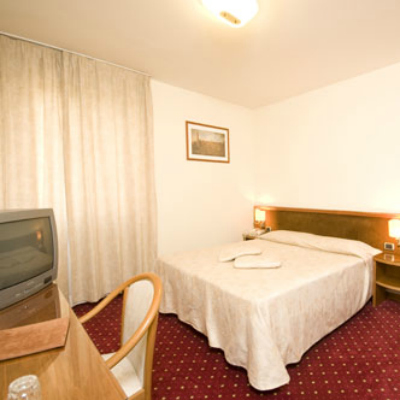 Toscana Ambassador Hotel (20km From Siena) Image