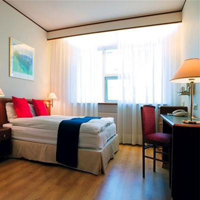 Park Inn Island Image