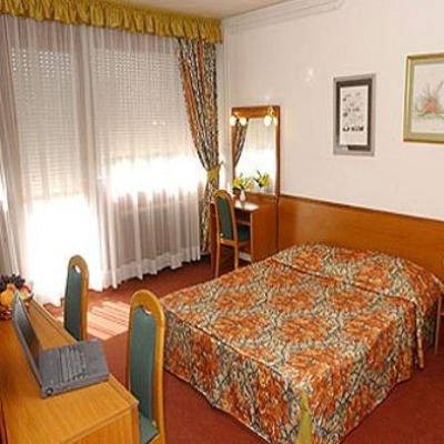 I Hotel Image