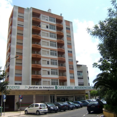 Residencial Jardim da Amadora (Shared Facilities/ 14km from Lisbon), Lizbona 