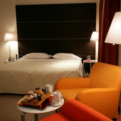Townhouse 70 Suite Hotel (Superior Room) Image