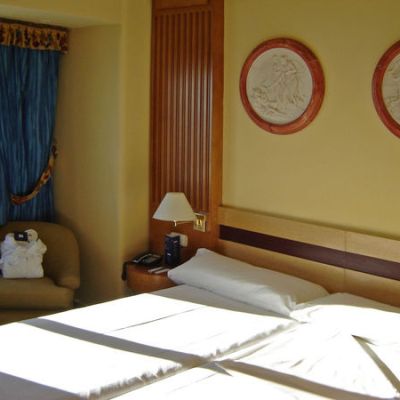 Tryp Gran Sol Image