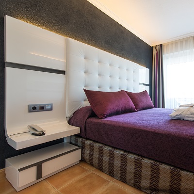 Salles Hotel Marina Portals Image