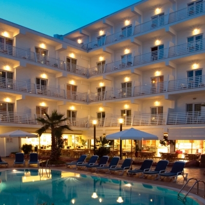 Barcelo Hamilton (Half Board)