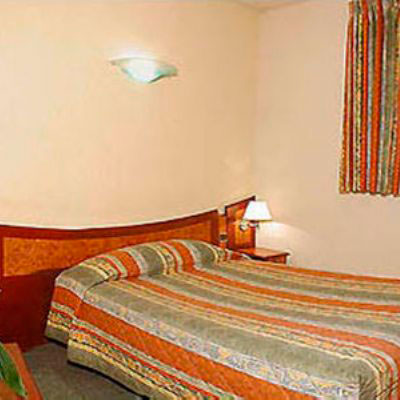 Euro Hotel Sovereign Saint-Denis Image
