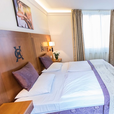 Carlton Hotel Image