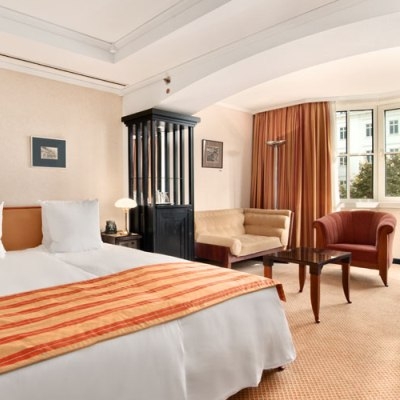 Hilton Vienna Plaza Image